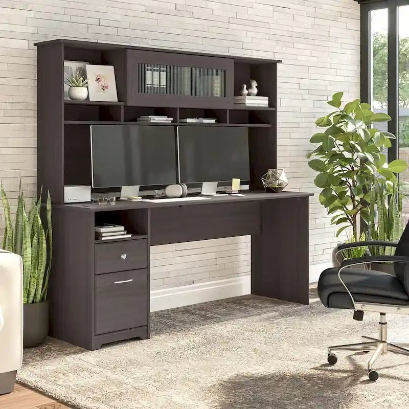 Bureau informatique avec étagère et tiroirs.