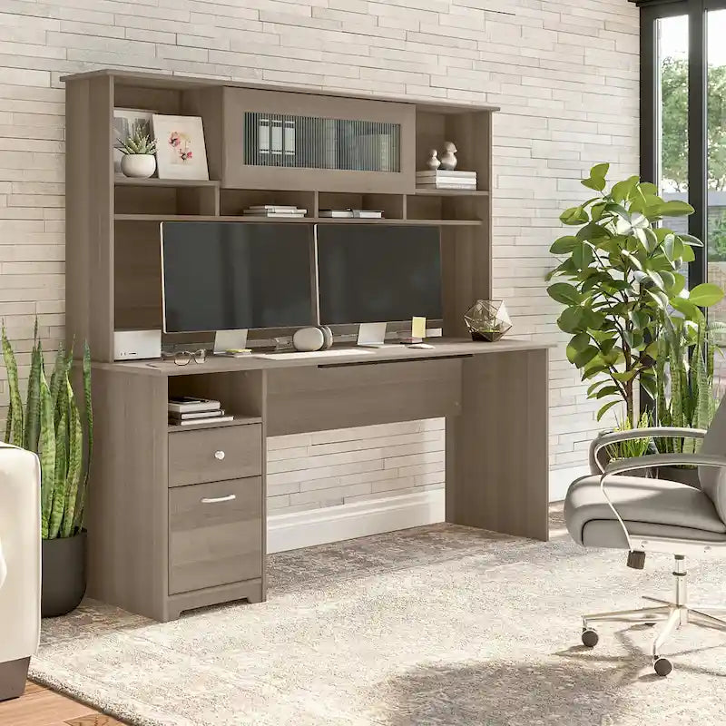 Bureau informatique avec étagère et tiroirs.