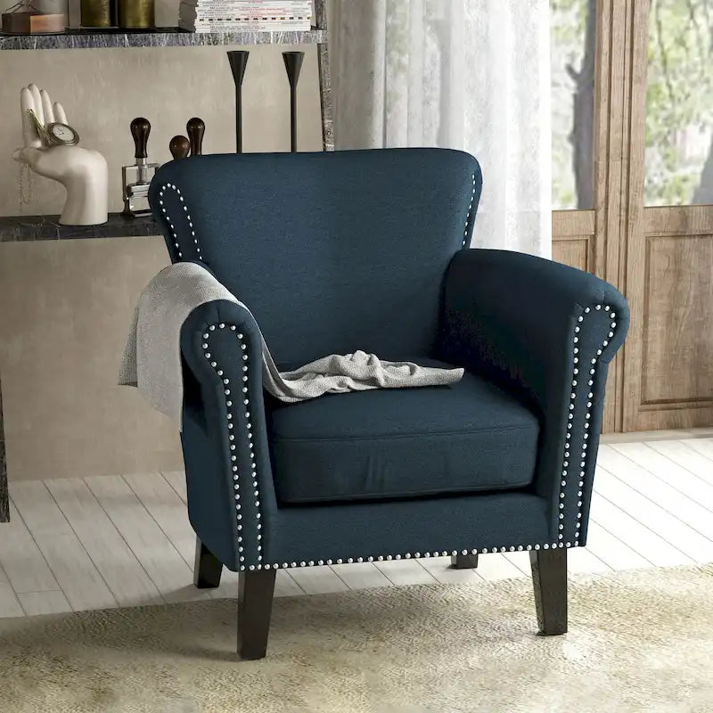 Fauteuil club moderne à oreilles, orné de détails cloutés