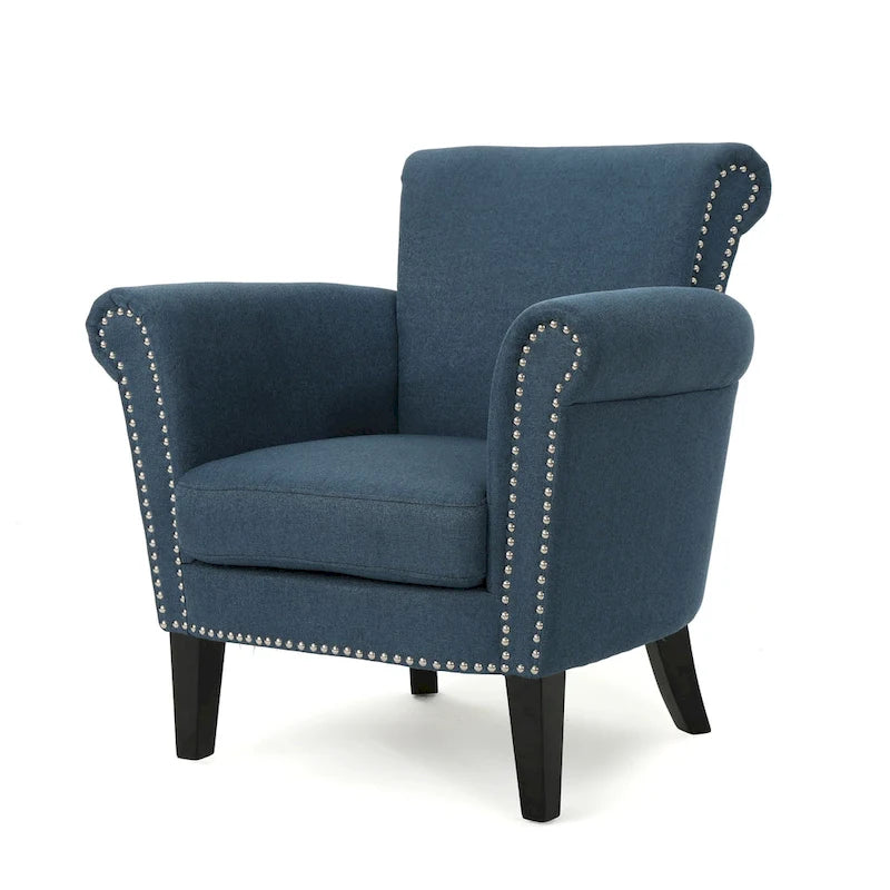 Fauteuil club moderne à oreilles, orné de détails cloutés