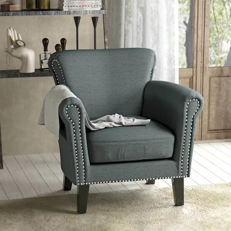 Fauteuil club moderne à oreilles, orné de détails cloutés
