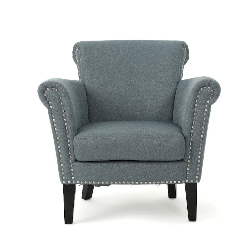 Fauteuil club moderne à oreilles, orné de détails cloutés