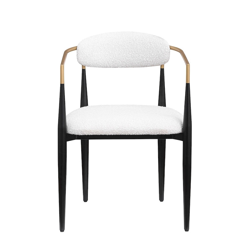 Un ensemble de deux chaises de salle à manger et de fauteuils en velours modernes.