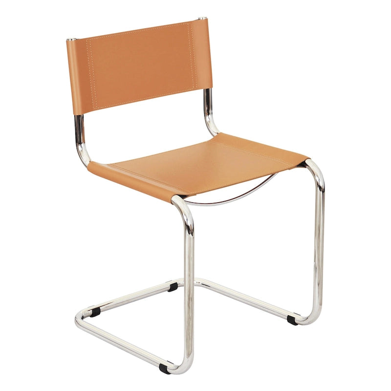 Fauteuils cantilever à structure chromée (disponibles en plusieurs coloris de similicuir).