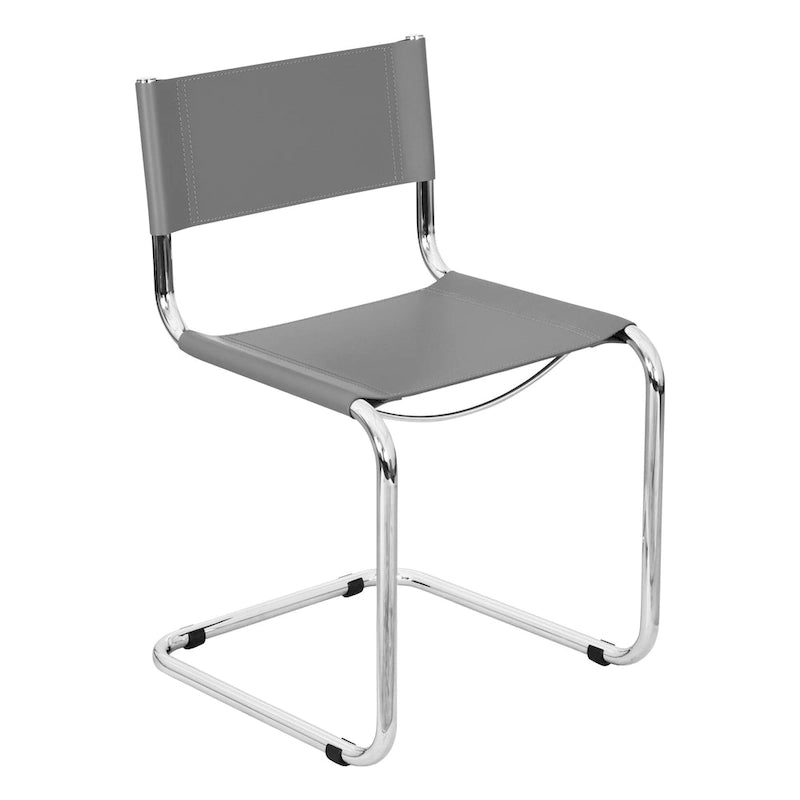 Fauteuils cantilever à structure chromée (disponibles en plusieurs coloris de similicuir).